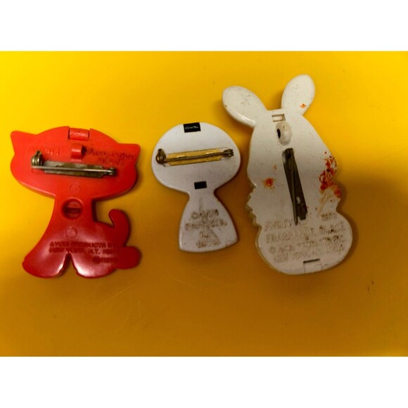 Three Vintage 70s Avon Fragrance Glace Perfume Pins - Picture 2 of 2